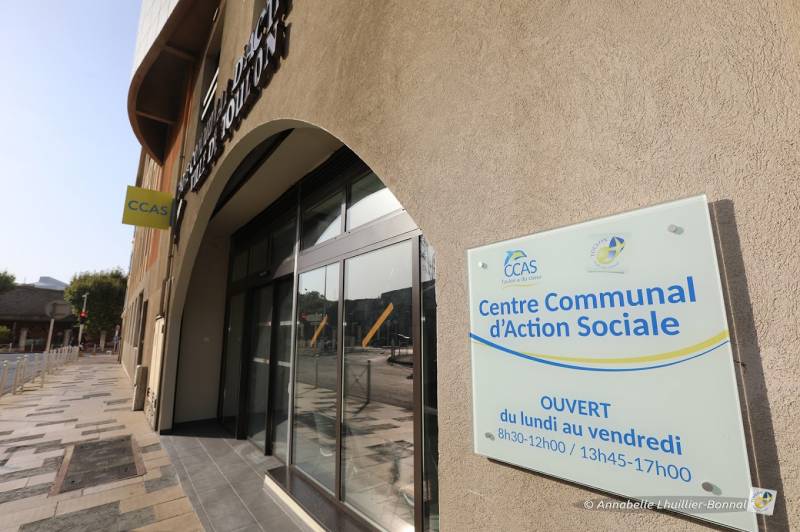 ccas de Toulon près du port pour dossier ehpad mdph du var mise en place d'aide à domicile apres rendez vous avec l assistante sociale et le conseil régional du var